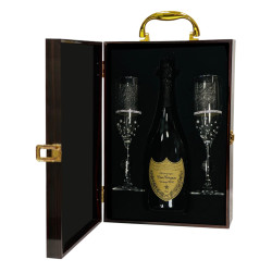 Dom Pérignon Champagne And Glasses Gift Set Dom Pérignon Champagne And Glasses Gift Set