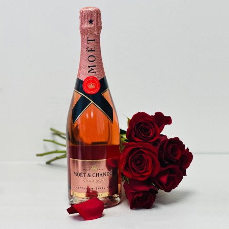 Moet & Chandon Nectar Imperial Rosé Champagne And Flowers Gift Set