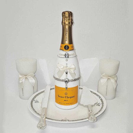 The Signature Veuve Clicquot Champagne Wedding Gift Set The Signature Veuve Clicquot Champagne Wedding Gift Set