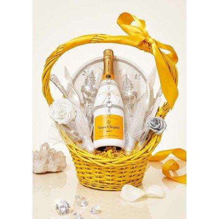 Luxurious Veuve Clicquot Wedding Gift Basket with Tableware Set Luxurious Veuve Clicquot Wedding Gift Basket with Tableware Set